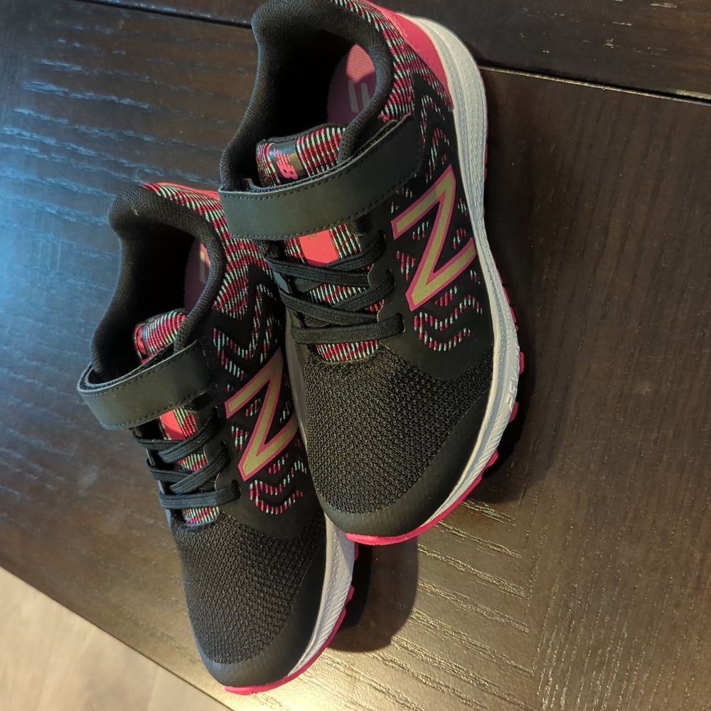 New Balance girls shoes